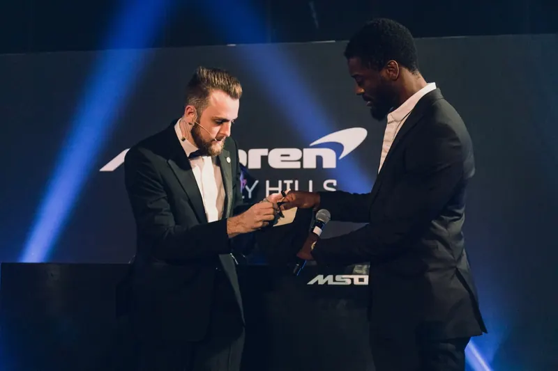 Frankie Foti performing as a corporate event magician in Nashville